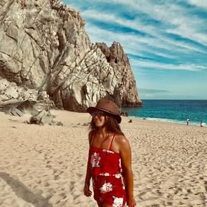 Meet your Posher, Nicole